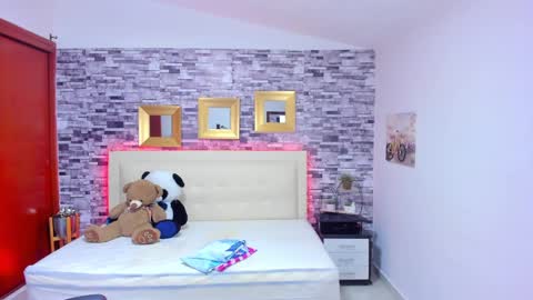 Snapshot of marianaxxx__ chatting on February 19, 8:10 pm Mariana online show from February 19, 8:10 pm