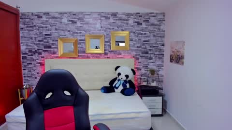 Snapshot of marianaxxx__ chatting on February 28, 9:23 pm Mariana online show from February 28, 9:23 pm