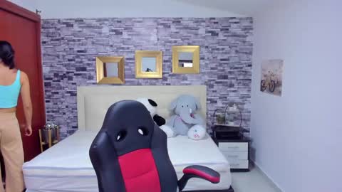 Snapshot of marianaxxx__ chatting on March 6, 7:54 pm Mariana online show from March 6, 7:54 pm