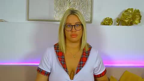 Maria online show from March 5, 7:10 pm