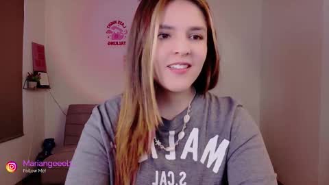 mariangeel_ online show from October 16, 10:33 pm
