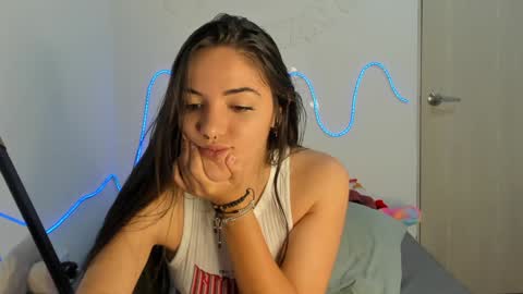 Snapshot of mariangel_3 chatting on January 4, 2:46 am Mariangel online show from January 4, 2:46 am