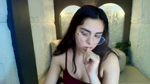 Snapshot of marianna_r_ chatting on February 25, 7:45 pm marianna_r_ online show from February 25, 7:45 pm