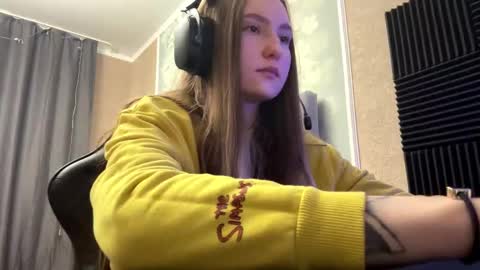 Snapshot of mariannekeetan chatting on November 30, 9:24 am Aria online show from November 30, 9:24 am