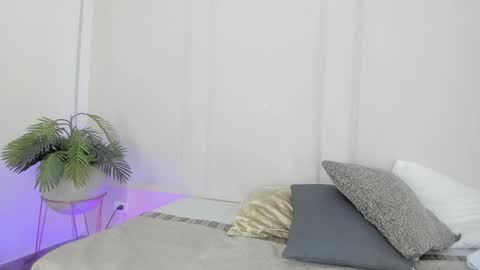 Maria Pettit online show from December 23, 10:24 am