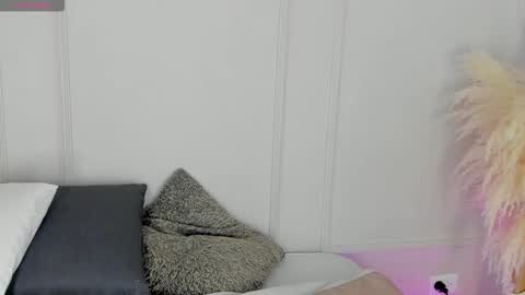 Snapshot of mariapettit chatting on February 4, 10:54 am Maria Pettit online show from February 4, 10:54 am