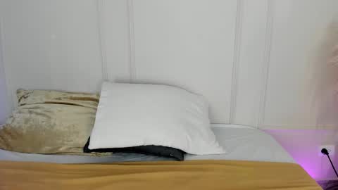 Snapshot of mariapettit chatting on February 7, 11:36 am Maria Pettit online show from February 7, 11:36 am