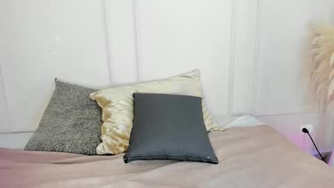 Snapshot of mariapettit chatting on February 21, 11:22 am Maria Pettit online show from February 21, 11:22 am