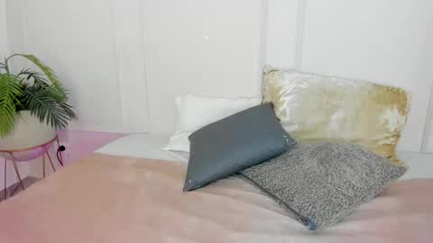 Snapshot of mariapettit chatting on March 4, 12:11 pm Maria Pettit online show from March 4, 12:11 pm