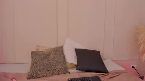 Maria Pettit online show from March 29, 8:25 am