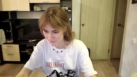 Elianor online show from April 5, 3:31 pm