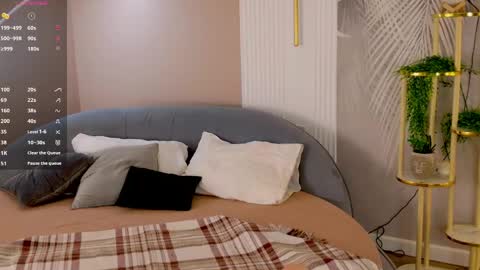 Snapshot of marie_diaze chatting on May 9, 5:12 am Marie LEAVE YOUR WITH ME online show from May 9, 5:12 am