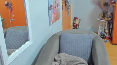 Marie   online show from January 4, 12:05 pm
