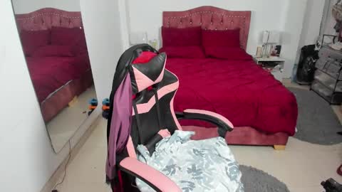 marie online show from November 5, 12:32 am