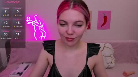 Snapshot of marie_reyess chatting on April 25, 2:25 am Marie 3 online show from April 25, 2:25 am