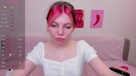 Snapshot of marie_reyess chatting on June 7, 5:44 am Marie 3 online show from June 7, 5:44 am