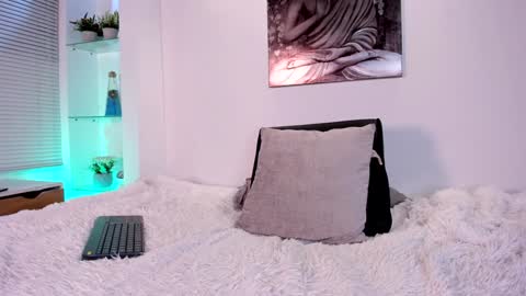 Snapshot of mariecastell_zc chatting on December 2, 11:29 pm Maria online show from December 2, 11:29 pm