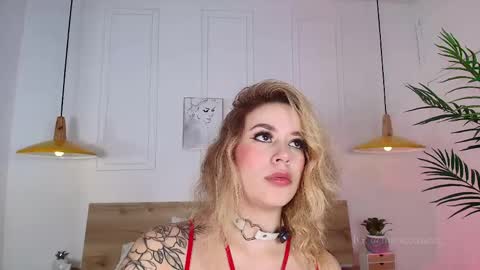 Snapshot of mariee_rosee chatting on June 2, 12:12 am Mary online show from June 2, 12:12 am