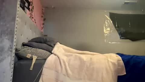 Snapshot of mariexxx22 chatting on February 24, 3:59 am eMariexxx online show from February 24, 3:59 am