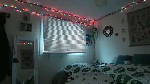 marigoldrue online show from March 4, 6:50 pm