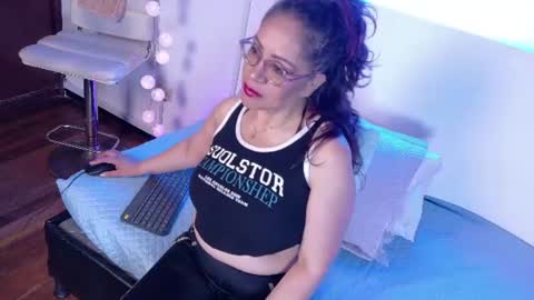 mariia_paulaa online show from July 7, 4:15 am
