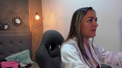 mariiajose_cruz online show from February 11, 12:10 pm