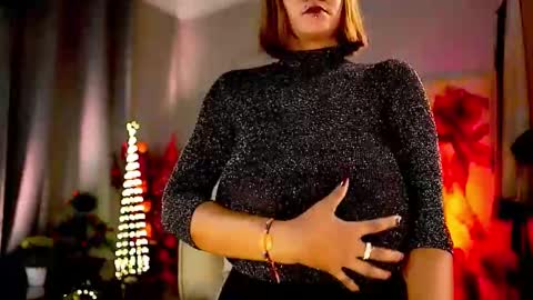 Nikita - Scroll down and read my bio please. New Pictures in Bio online show from October 15, 7:30 am