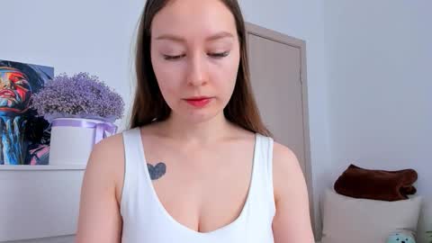 Snapshot of marilinal chatting on November 18, 7:46 am Marilina online show from November 18, 7:46 am