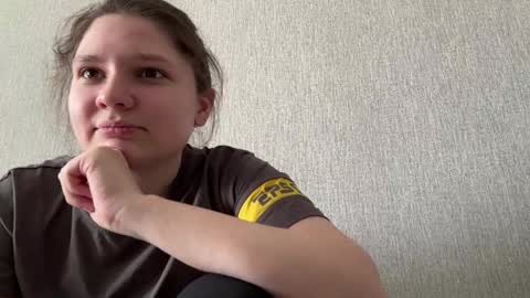 Emmie online show from May 2, 1:43 am