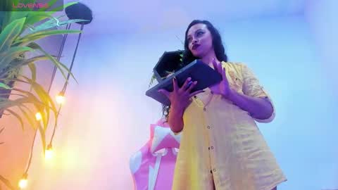 MARIYLN BLAKE  online show from December 18, 1:00 am