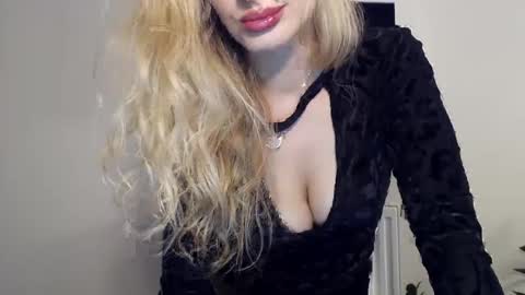 MarilynDevilish online show from December 16, 7:00 pm