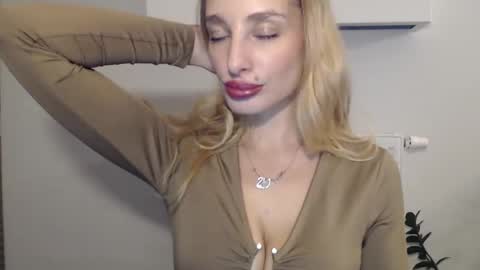 MarilynDevilish online show from January 3, 9:15 pm