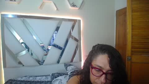 marilynetthan online show from December 14, 4:31 pm