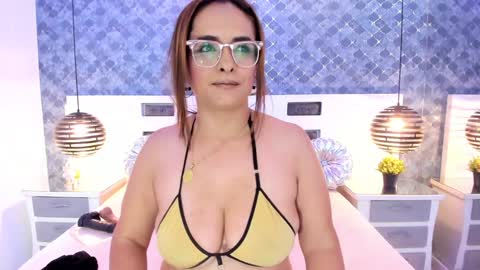 Marilyn Vega online show from December 5, 12:08 am