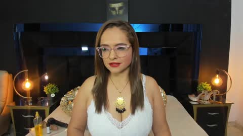 Marilyn Vega online show from December 7, 1:03 am
