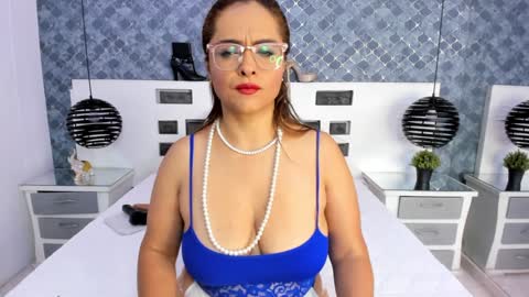 Marilyn Vega online show from December 14, 3:51 am