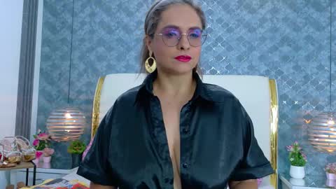 Marilyn Vega online show from March 17, 8:45 pm