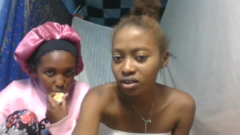 Snapshot of marinagold69 chatting on June 17, 6:53 pm marinagold69 online show from June 17, 6:53 pm