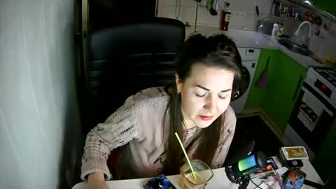 Snapshot of marinettaqhot chatting on February 15, 8:43 pm MarinettaQhot online show from February 15, 8:43 pm