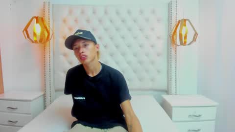 Snapshot of mario_collinss1 chatting on May 19, 10:05 pm Mario online show from May 19, 10:05 pm