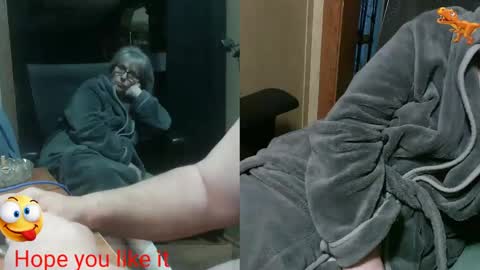 Snapshot of marion101_hitmehard chatting on March 8, 2:12 am Marion101 HitMeHard online show from March 8, 2:12 am