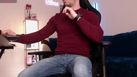 Snapshot of marioslim chatting on February 23, 10:12 am marioslim online show from February 23, 10:12 am