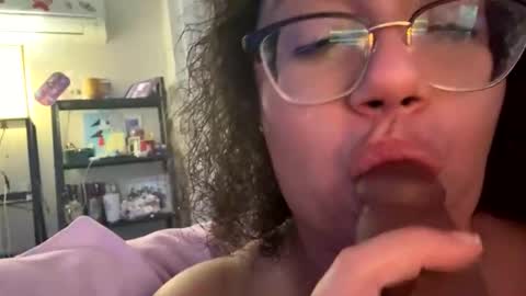 mariposa990 online show from May 15, 3:13 am