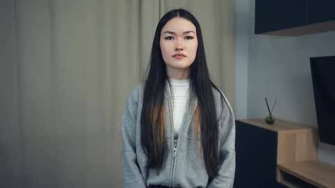 Akari online show from November 30, 7:18 pm