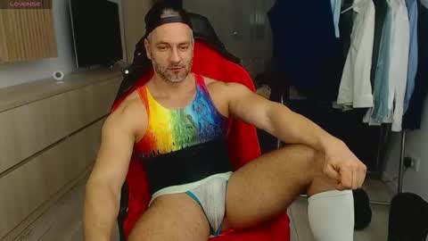 Snapshot of marismuscle chatting on January 17, 9:36 am MarisMuscle online show from January 17, 9:36 am