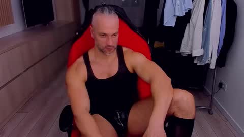 Snapshot of marismuscle chatting on February 25, 8:18 pm MarisMuscle online show from February 25, 8:18 pm