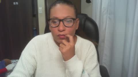 Snapshot of maritsa_millerr chatting on December 7, 10:56 am maritsa online show from December 7, 10:56 am