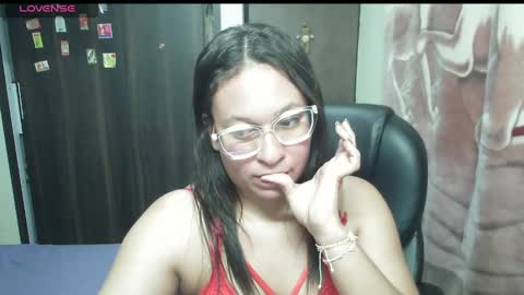 Snapshot of maritsa_millerr chatting on February 9, 3:23 pm maritsa online show from February 9, 3:23 pm
