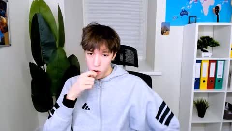 Mark online show from February 8, 2:42 pm