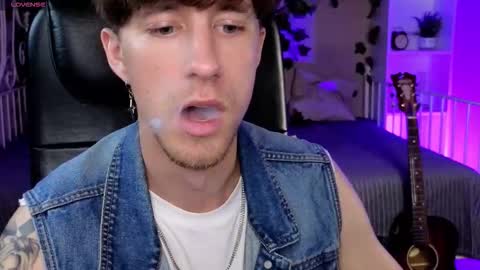 Snapshot of mark_caron chatting on October 17, 8:33 pm mark_caron online show from October 17, 8:33 pm